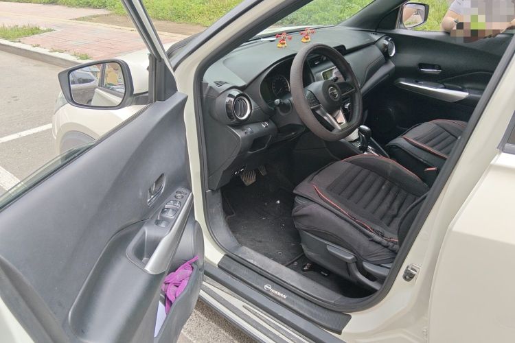Used Nissan Kicks 2019 1.5L CVT Smart Connect Luxury Edition Driver Seat
