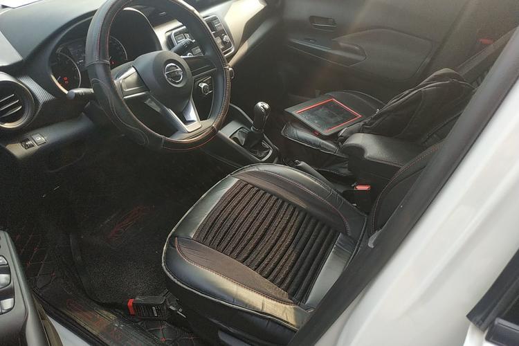 Used Nissan Kicks 2019 1.5L Manual Cool Edition Driver Seat
