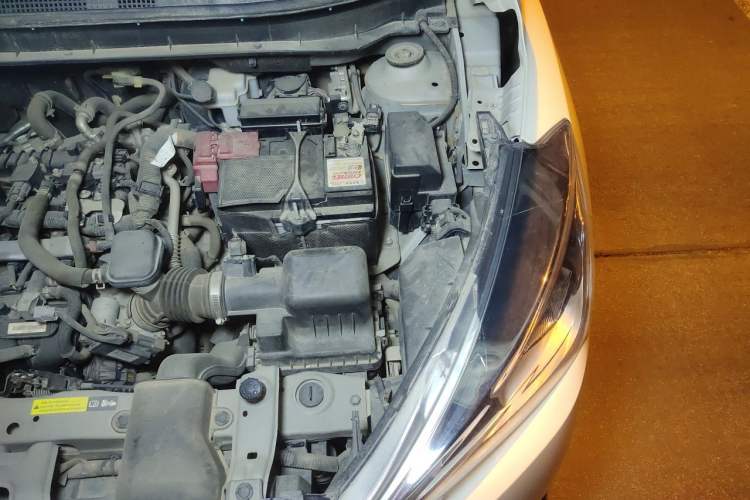 Used Nissan Kicks 2019 1.5L CVT Smart Connect Luxury Edition Engine Bay Left