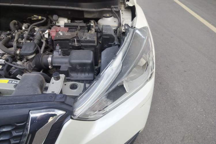 Used Nissan Kicks 2019 1.5L CVT Smart Connect Luxury Edition Engine Bay Left
