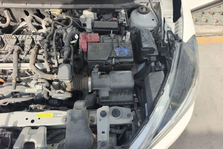 Used Nissan Kicks 2019 1.5L CVT Smart Connect Luxury Edition Engine Bay Left