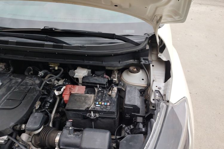 Used Nissan Kicks 2019 1.5L CVT Smart Connect Luxury Edition Engine Bay Left