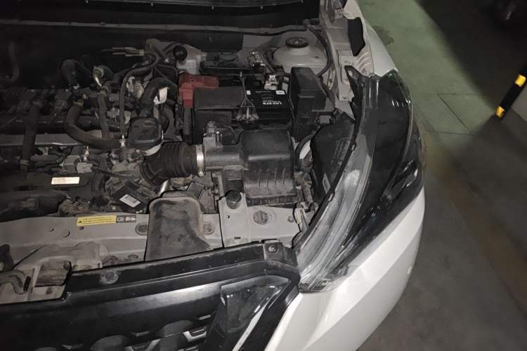 Used Nissan Kicks 2019 1.5L CVT Smart Connect Deluxe Edition Engine Bay Left