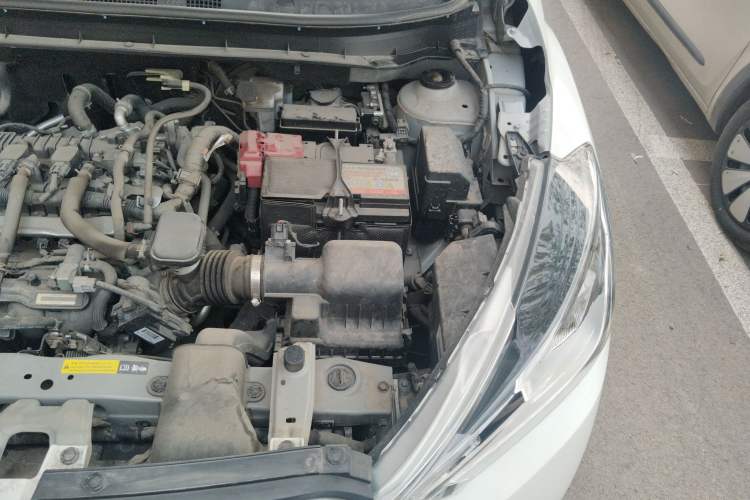 Used Nissan Kicks 2019 1.5L Manual Cool Edition Engine Bay Left