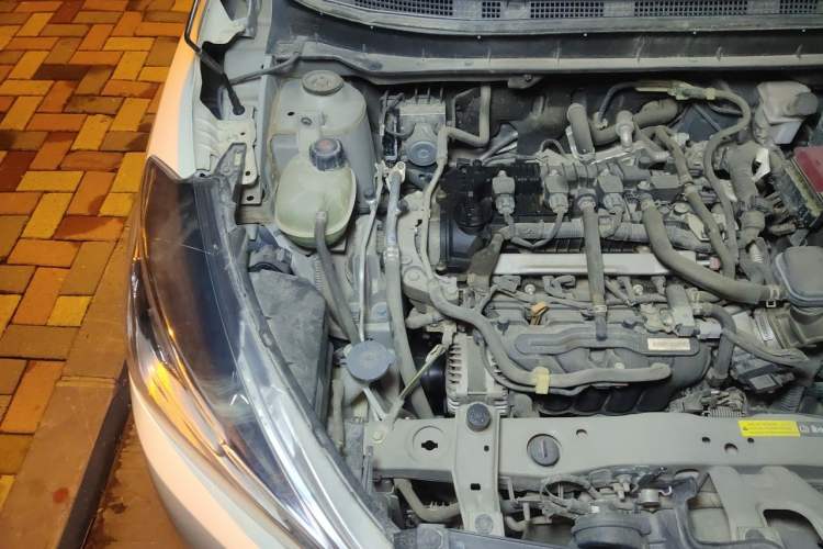 Used Nissan Kicks 2019 1.5L CVT Smart Connect Luxury Edition Engine Bay Right