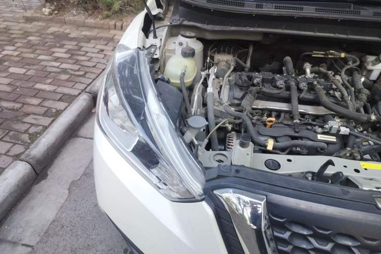 Used Nissan Kicks 2019 1.5L CVT Smart Connect Luxury Edition Engine Bay Right