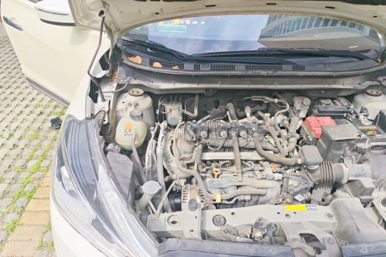 Used Nissan Kicks 2019 1.5L CVT Smart Connect Luxury Edition Engine Bay Right