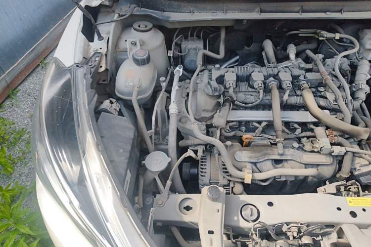 Used Nissan Kicks 2019 1.5L CVT Smart Connect Luxury Edition Engine Bay Right