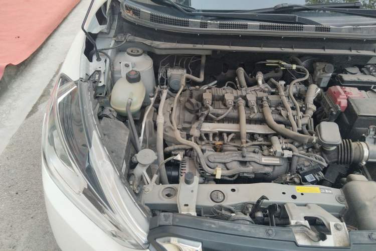 Used Nissan Kicks 2019 1.5L Manual Cool Edition Engine Bay Right