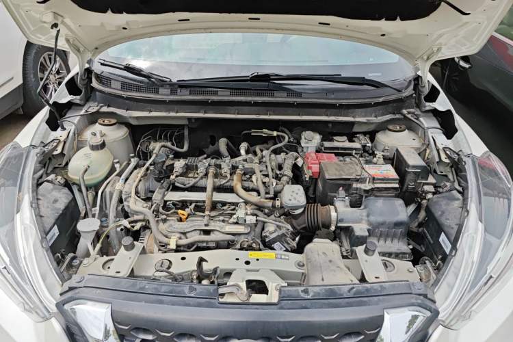 Used Nissan Kicks 2019 1.5L Manual Cool Edition Engine Bay