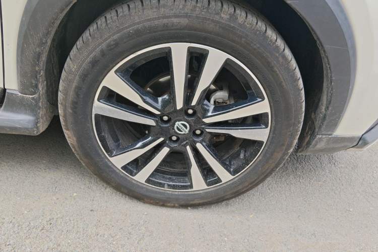 Used Nissan Kicks 2019 1.5L CVT Smart Connect Luxury Edition Exterior 1