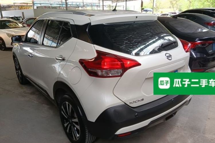 Used Nissan Kicks 2019 1.5L CVT Smart Connect Luxury Edition Exterior 2