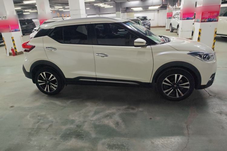 Used Nissan Kicks 2019 1.5L CVT Smart Connect Luxury Edition Exterior 2