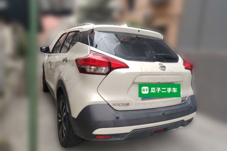 Used Nissan Kicks 2019 1.5L CVT Smart Connect Luxury Edition Exterior 3