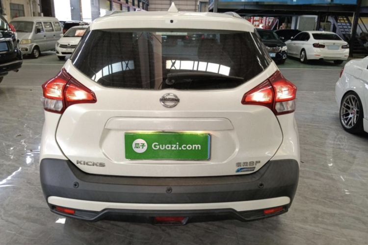 Used Nissan Kicks 2019 1.5L CVT Smart Connect Luxury Edition Exterior 3