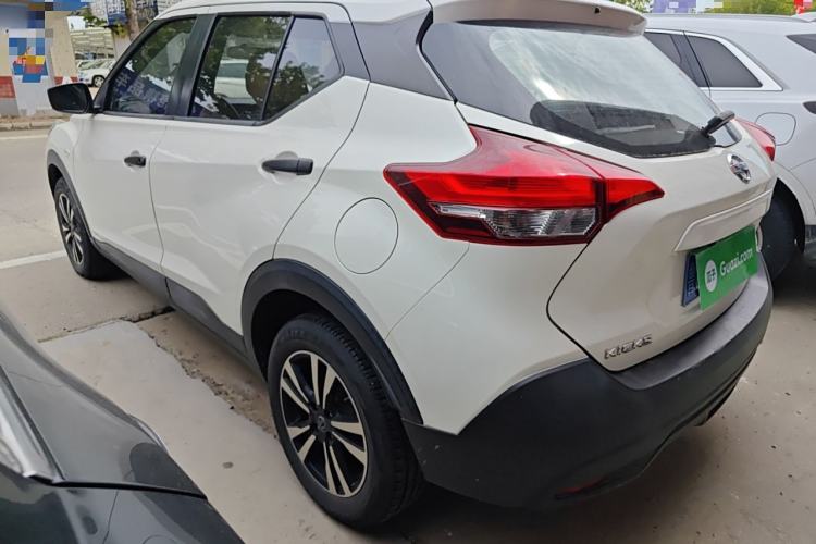 Used Nissan Kicks 2019 1.5L Manual Cool Edition Exterior 3