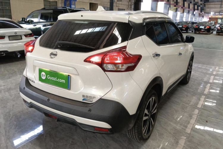 Used Nissan Kicks 2019 1.5L CVT Smart Connect Luxury Edition Exterior 4