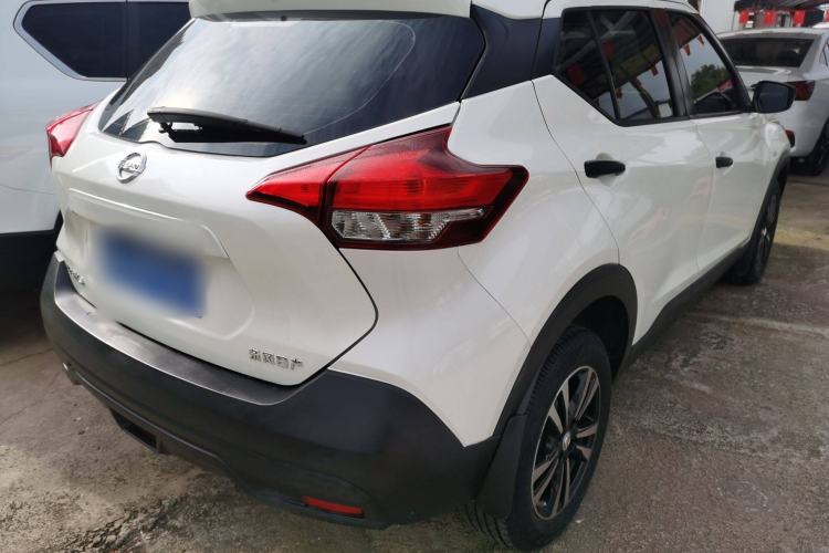 Used Nissan Kicks 2019 1.5L Manual Cool Edition Exterior 5