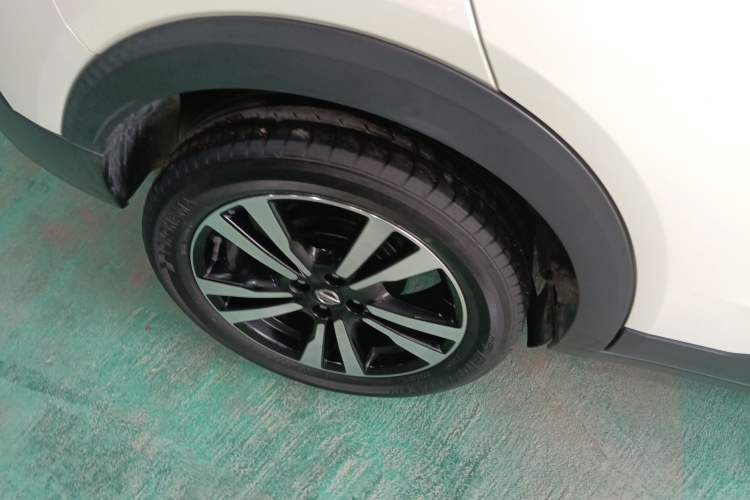 Used Nissan Kicks 2019 1.5L CVT Cool Enjoy Edition Exterior 5