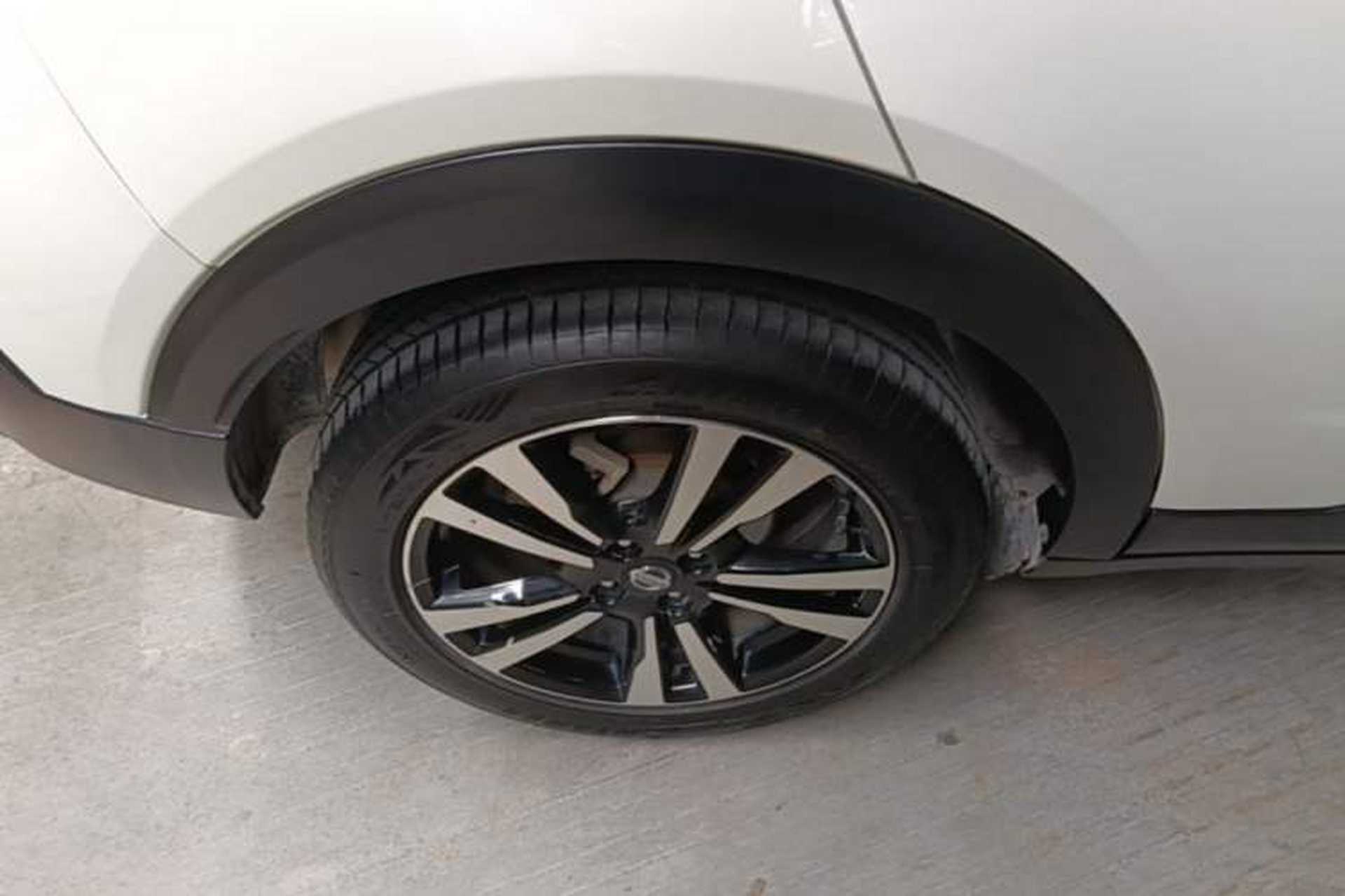 Used Nissan Kicks 2019 1.5L CVT Smart Connect Luxury Edition Exterior 5