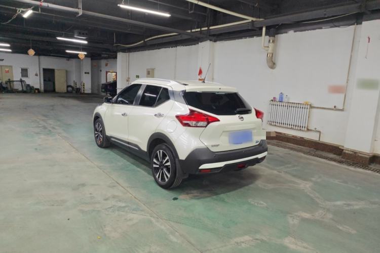 Used Nissan Kicks 2019 1.5L CVT Smart Connect Luxury Edition Exterior 5
