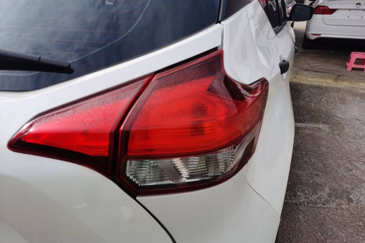 Used Nissan Kicks 2019 1.5L Manual Cool Edition Exterior 6