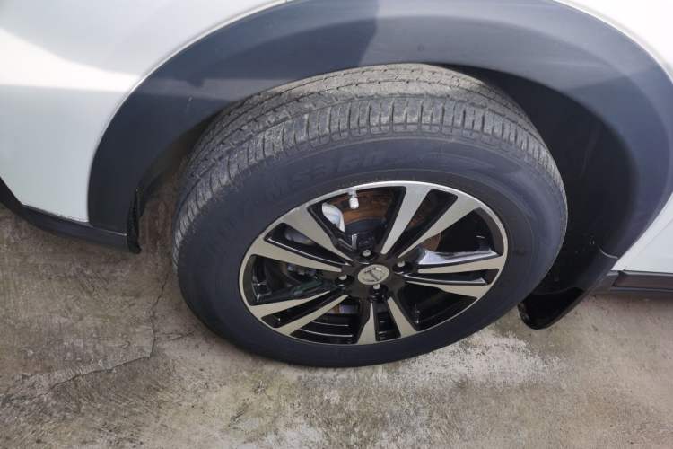 Used Nissan Kicks 2019 1.5L Manual Cool Edition Exterior 7