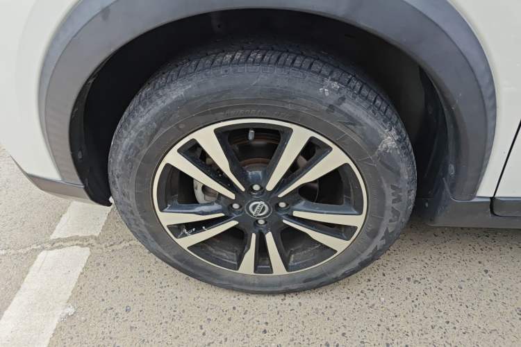 Used Nissan Kicks 2019 1.5L Manual Cool Edition Exterior 7