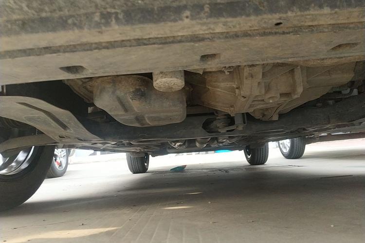 Used Nissan Kicks 2019 1.5L Manual Cool Edition Front Bumper Underside