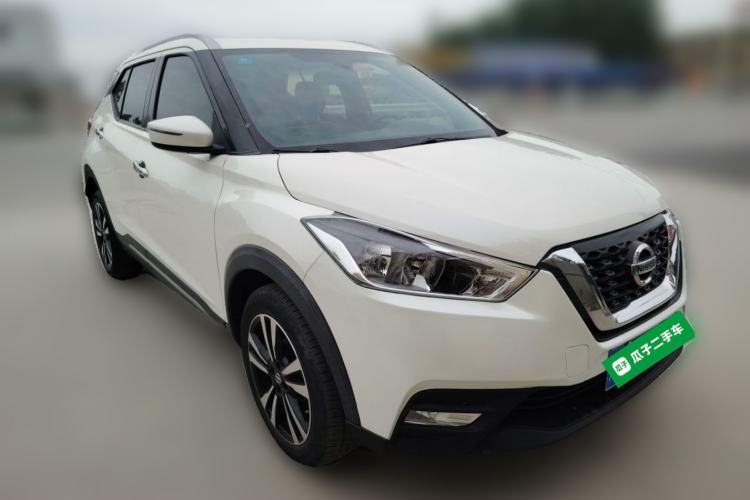 Used Nissan Kicks 2019 1.5L CVT Smart Connect Luxury Edition Front Right 45 Deg
