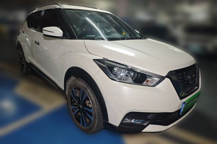 Used Nissan Kicks 2019 1.5L CVT Smart Connect Luxury Edition Front Right 45 Deg