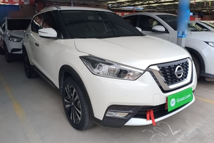Used Nissan Kicks 2019 1.5L CVT Smart Connect Luxury Edition Front Right 45 Deg
