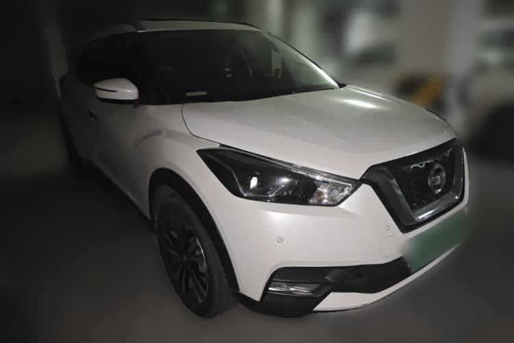 Used Nissan Kicks 2019 1.5L CVT Smart Connect Deluxe Edition Front Right 45 Deg