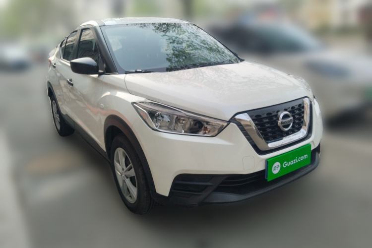 Used Nissan Kicks 2019 1.5L Manual Cool Edition Front Right 45 Deg
