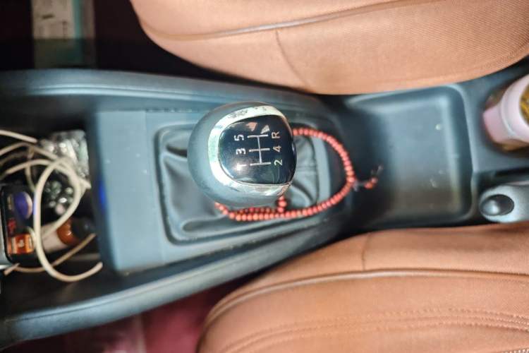 Used Nissan Kicks 2019 1.5L Manual Cool Edition Gear Lever