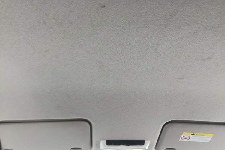Used Nissan Kicks 2019 1.5L CVT Cool Enjoy Edition Headliner