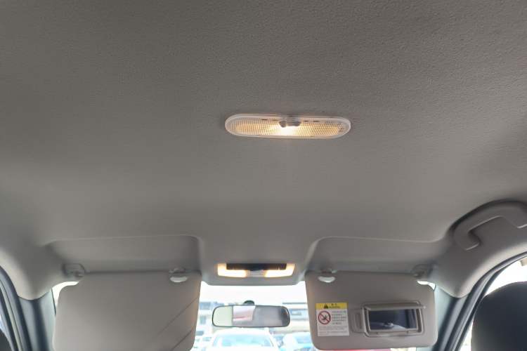 Used Nissan Kicks 2019 1.5L CVT Smart Connect Luxury Edition Headliner