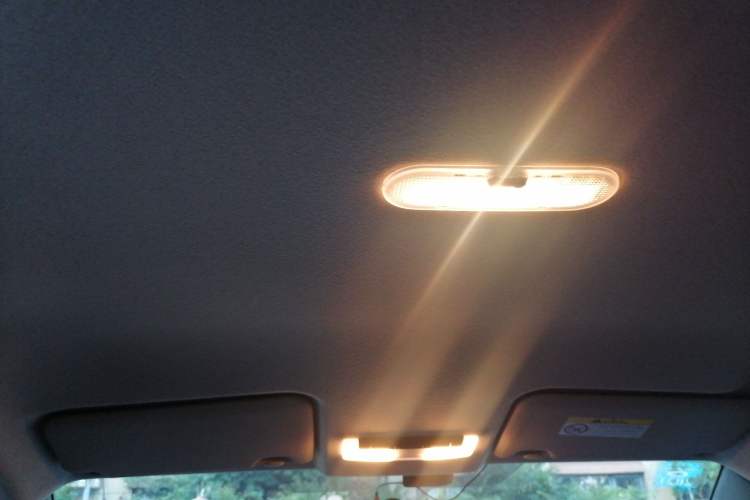 Used Nissan Kicks 2019 1.5L CVT Smart Connect Luxury Edition Headliner