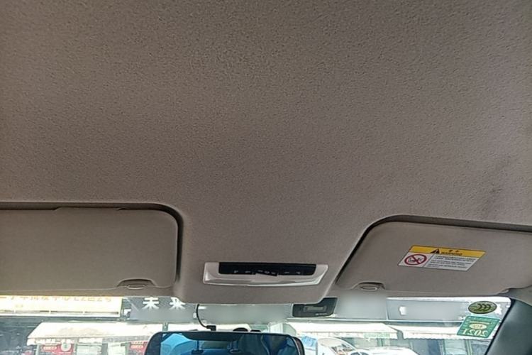 Used Nissan Kicks 2019 1.5L CVT Smart Connect Luxury Edition Headliner