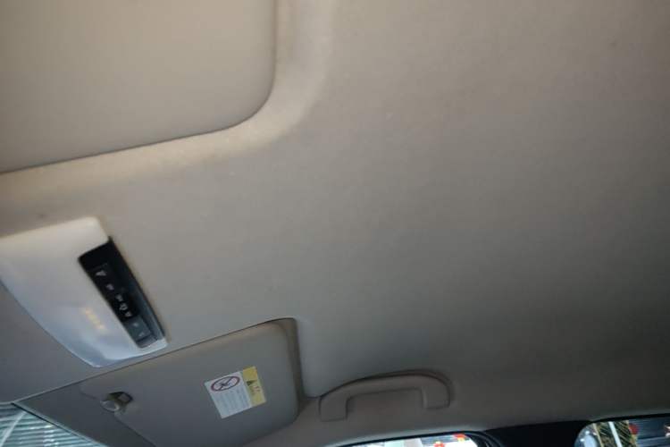 Used Nissan Kicks 2019 1.5L Manual Cool Edition Headliner