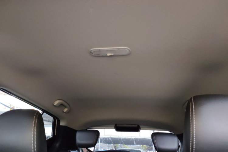 Used Nissan Kicks 2019 1.5L CVT Smart Connect Luxury Edition Headliner