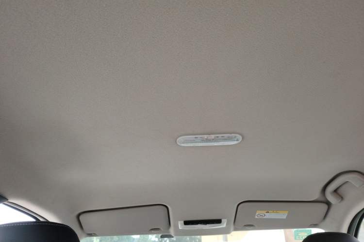 Used Nissan Kicks 2019 1.5L CVT Smart Connect Luxury Edition Headliner