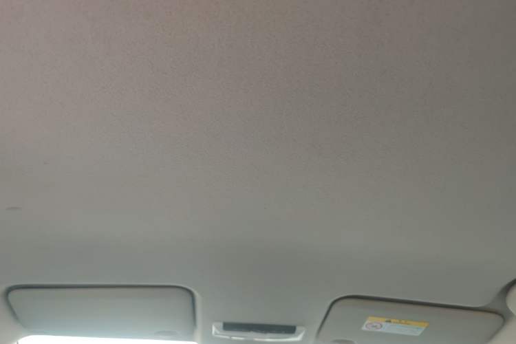 Used Nissan Kicks 2019 1.5L CVT Cool Enjoy Edition Headliner