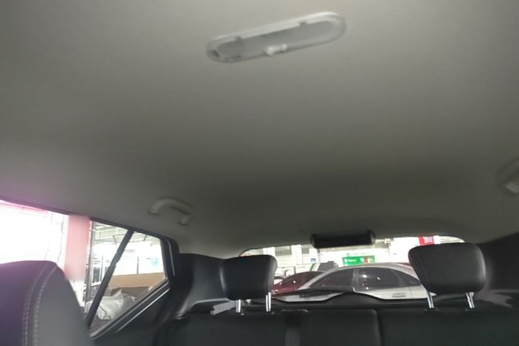 Used Nissan Kicks 2019 1.5L CVT Smart Connect Luxury Edition Headliner