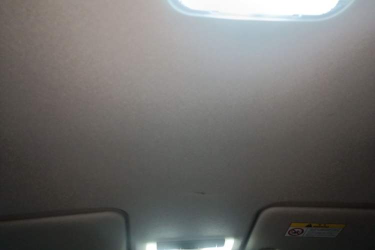 Used Nissan Kicks 2019 1.5L CVT Smart Connect Luxury Edition Headliner