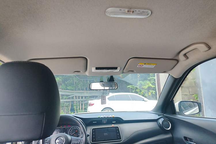 Used Nissan Kicks 2019 1.5L CVT Smart Connect Luxury Edition Headliner