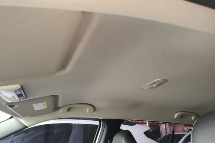 Used Nissan Kicks 2019 1.5L CVT Smart Connect Luxury Edition Headliner
