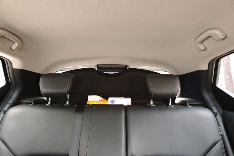 Used Nissan Kicks 2019 1.5L CVT Smart Connect Luxury Edition Headliner
