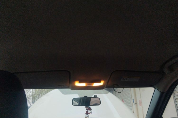 Used Nissan Kicks 2019 1.5L Manual Cool Edition Headliner