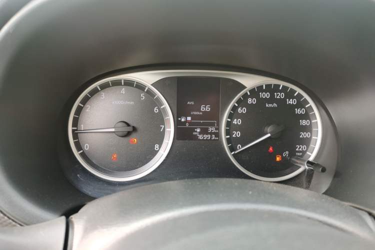 Used Nissan Kicks 2019 1.5L Manual Cool Edition Instrument Cluster
